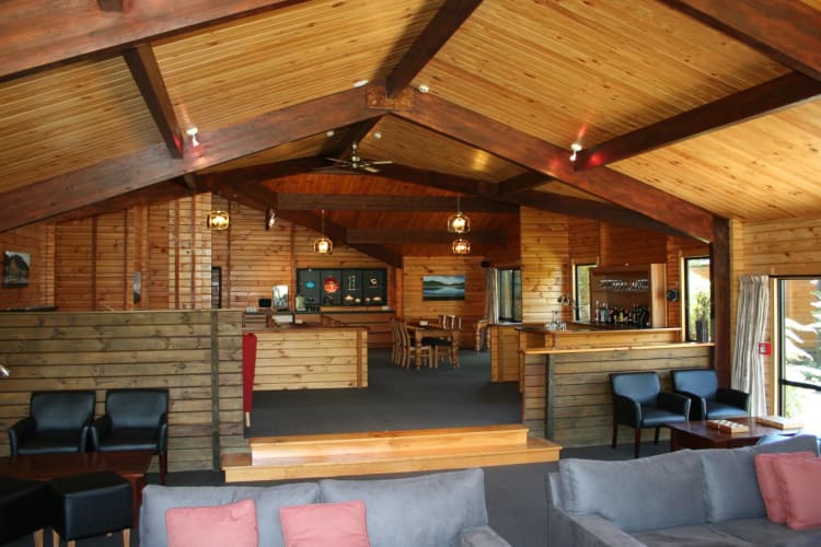Breakfast Room & Bar